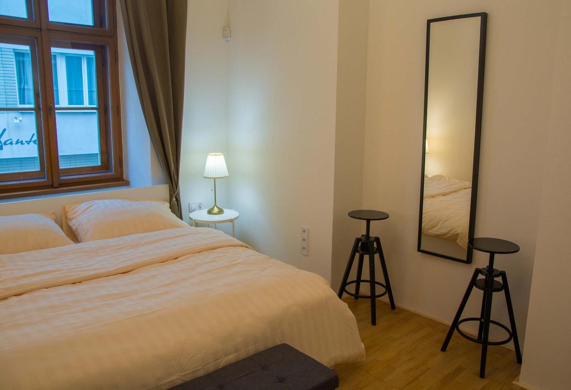 New City Centre Garden Apartment - Central Location Prague Ngoại thất bức ảnh